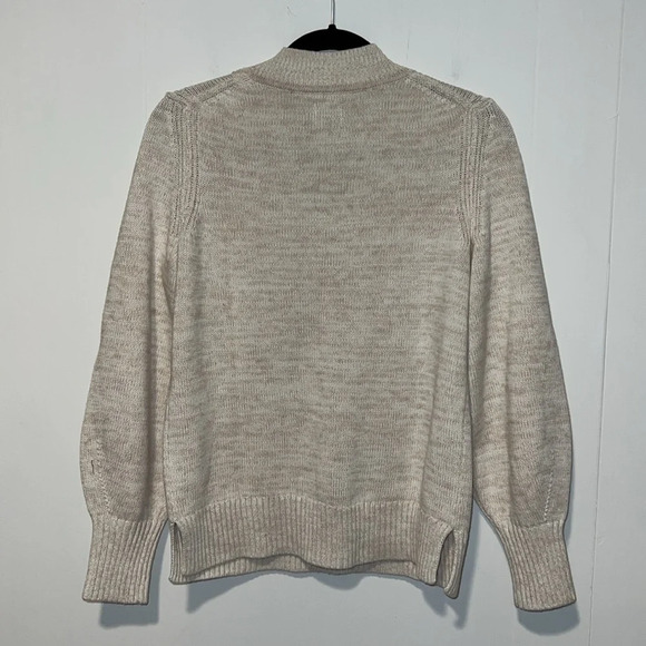 * Gap Women’s Cream Color V-neck Pullover 1075 - Picture 2 of 4